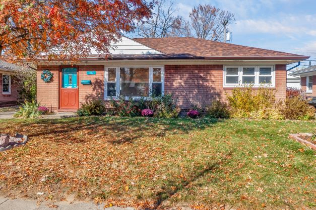 I am Super Excited to Introduce 1117 E Hudson in Madison Heights, 48071!! This Exceptional Home is being Offered for $164,999!