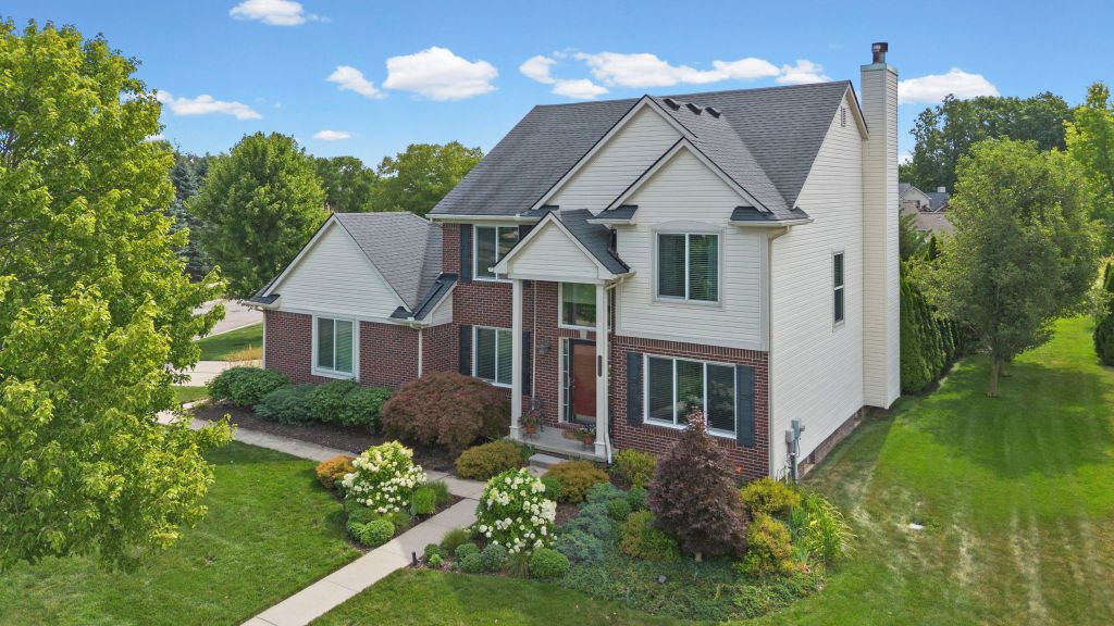 I am beyond Thrilled to introduce 59373 Pacers Path in Lyon Twp, 48178!! Offered at $485,555.00!