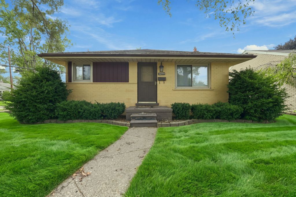 I am Excited to introduce this Terrific Opportunity at 28298 Edward Ave in Madison Heights, 48071!! MLS #50221793